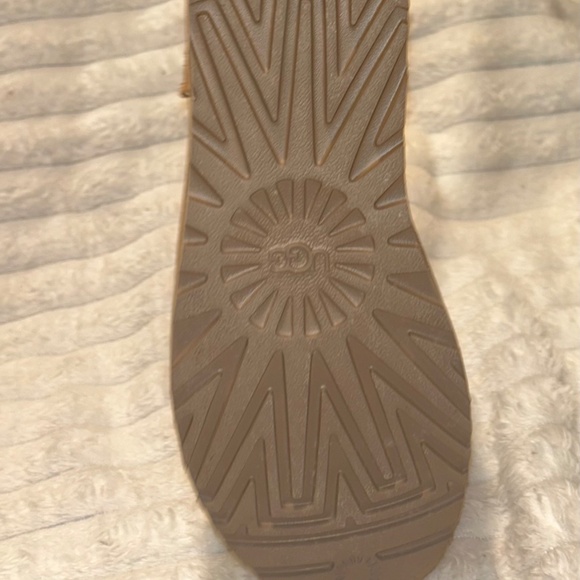tan Ugg platforms never worn size woman's 10 - Picture 12 of 12